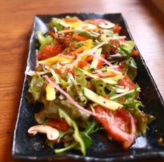 彩り野菜のMATSUMONサラダ