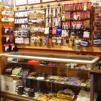 ダーツグッズも充実のラインナップ