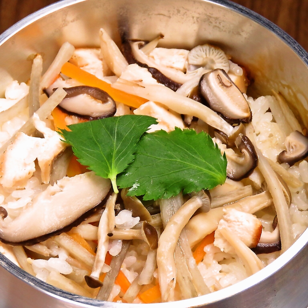 難波心斎橋 千日前 居酒屋 焼き鳥 個室 誕生日 鍋 飲み放題 歓迎会 宴会  焼鳥 デート