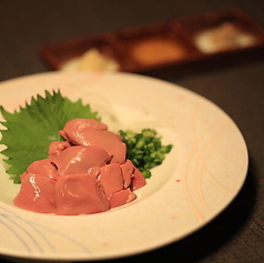 低温調理の鶏レバ刺し