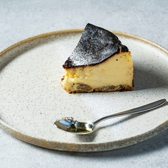 無花果とゴルゴンゾーラのバスクチーズケーキ