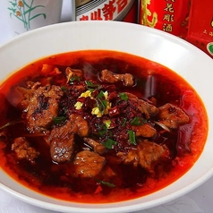 牛肉の唐辛子炒め / 牛肉の唐辛子煮 / 鶏肉と唐辛子の重慶炒め / 中華おこげの海鮮あんかけ