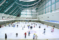 アイススケート場あり。10月～5月まで営業