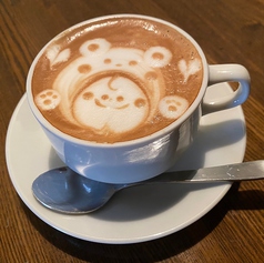 カフェラテにはスタッフが可愛いアートを施します☆