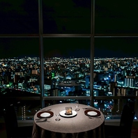 【夕日から夜景へ移ろう景色】デートに最適です♪