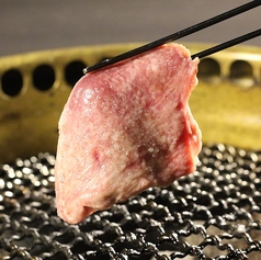 名物!極厚熟成霜降り牛タン