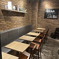 レイアウト変更可能なテーブル席を多数ご用意。