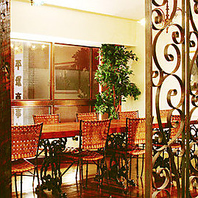 オシャレな店内で、本格南インド料理をお楽しみ下さい。