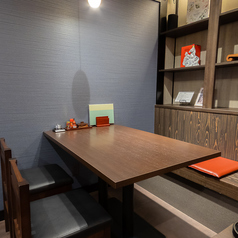 カップルやご夫婦のお食事にぴったりのお席です。上質な和食とKENZOワインで特別な時間をお過ごしください。