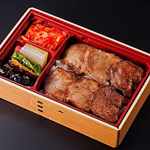 上カルビやハラミ、ホルモンなど人気の焼肉メニューをお弁当で！ご自宅でも当店の味が楽しめます♪