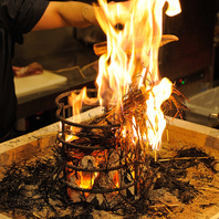 五感で味わう迫力満点の炉端焼き体験をお楽しみ下さい！