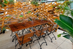 こちらは気の合うご友人との飲み会やご家族でのお食事会等にオススメのお席です♪4～6名様迄お座りいただけるお席で、全2卓ご用意しております。アクセスもしやすいので、小さなお子様やご年配のお客様と一緒にご来店するのにも安心◎清潔な店内で快適にお過ごしいただけます。お客様のご来店を心よりお待ちしております！