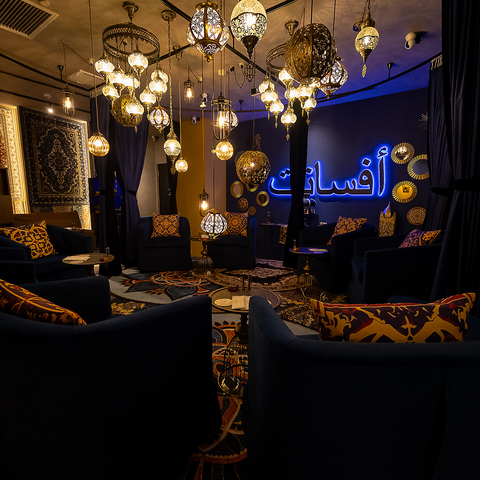 【新宿駅から徒歩5分】アラビアンナイトをモチーフにしたモダンなシーシャバー！