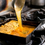 注文を受けてから焼く、自家製ダシを使用した玉子焼き。