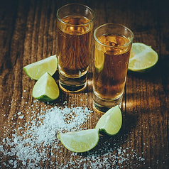 がっつり飲みたい方は有料で様々なドリンクを取り揃えております♪