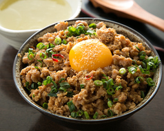 絶品そぼろ丼（スープ付き）