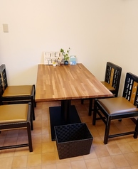 4人掛けテーブル1台