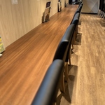 お1人様で気軽にご利用頂けるカウンター席もございます。ふらりと立ち寄ってサク飲み♪にピッタリ。