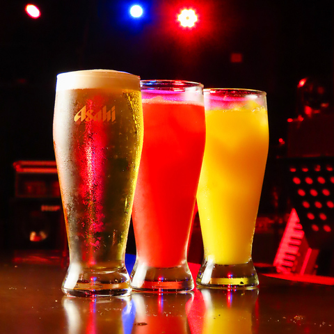 深夜までやってる無制限飲み放題プランがあるmusic bar