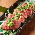 料理メニュー写真 香ばし地鶏のももたたき