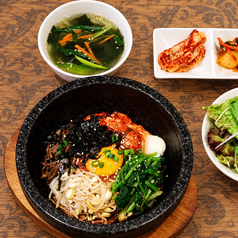 石焼ビビンパ/自家製冷麺(トウモロコシ麺)/自家製ビビン麺/テールスープ