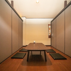 お座敷個室席は2~4名様、5~8名様までさまざまなシーンでご利用いただけます。