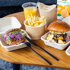 フレンチの技法や素材を使用した、プレミアムバーガー