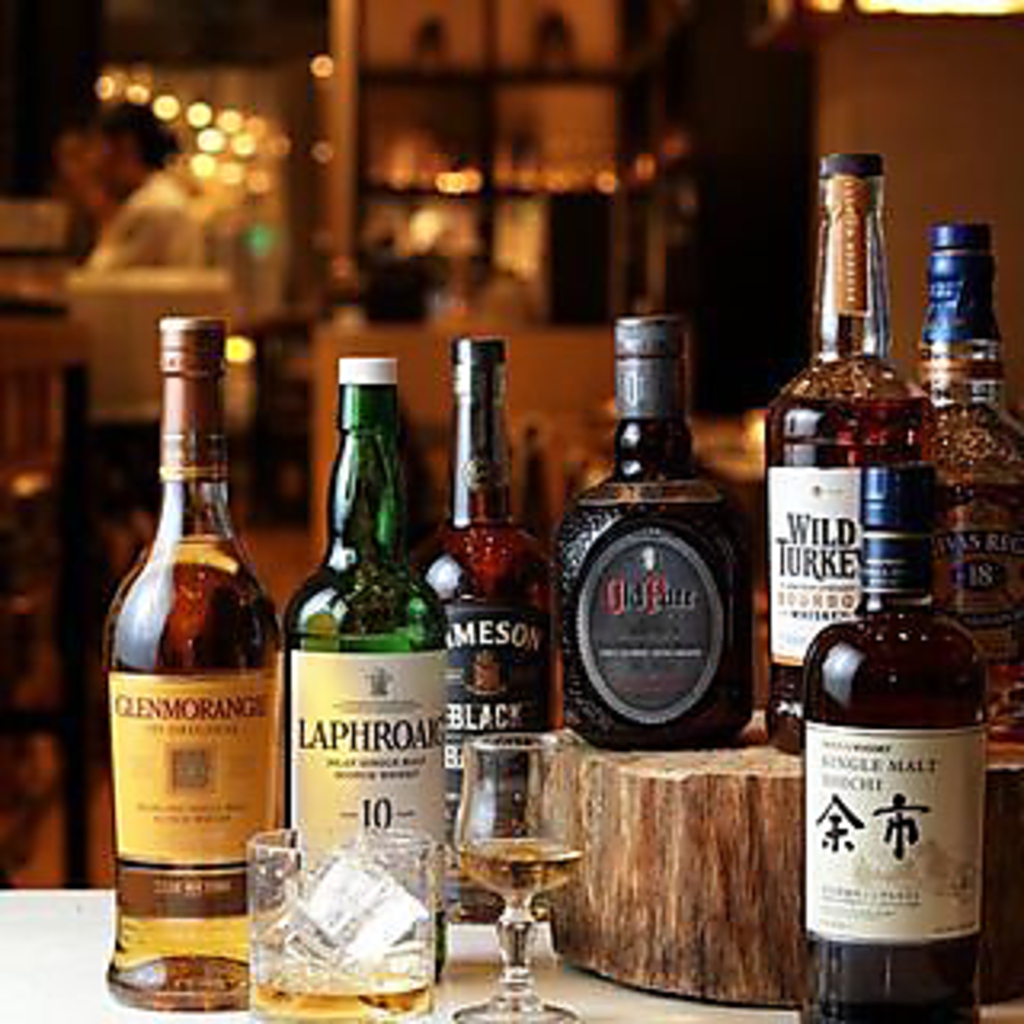 ワインはもちろん、ウィスキーやカクテルなどアルコールも種類豊富にご用意しております♪