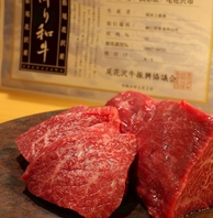 熟練の技で焼き上げる尾花沢牛と色彩豊かな旬が踊る八寸