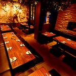 2名様向けのお席から50名様まで幅広く対応可能！ぜひ宴会や貸切の際は当店へ