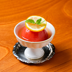 冷しトマトを丸ごと蜂蜜レモン漬け