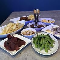 お酒に合うおつまみも豊富にご用意しております！