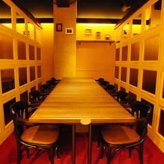 テーブル個室最大35名様までOK♪♪コンパに最適★入り口のみカーテンとなります。