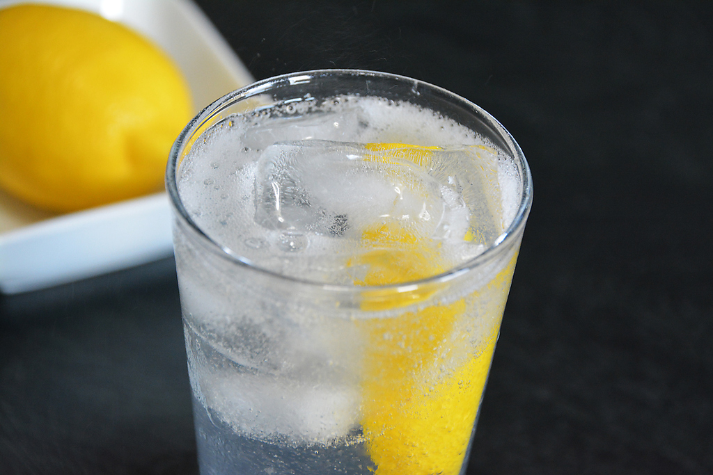 自家製レモネードは、アルコールの苦手な方にも嬉しいノンアルコール。蜂蜜とレモンの風味が自慢です