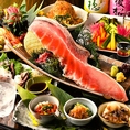 新しい和食の世界へようこそ。当店自慢の創作和食は、伝統の技術と創意工夫が織り成す、想像を超える味わいの冒険です。地元の新鮮な素材を活かしながら、一皿一皿に驚きと感動を盛り込んでいます。既成概念を打ち破る、独創的な料理の数々をお楽しみください。