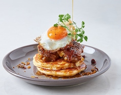 メープルチキン竹鶏ファームのフライドエッグMAPLE CHICKEN AND FRIED EGGS FROM”TAKETORI FARM”