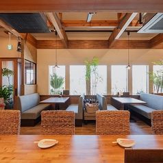 宴会の時は人数に合わせてレイアウト変更もOK