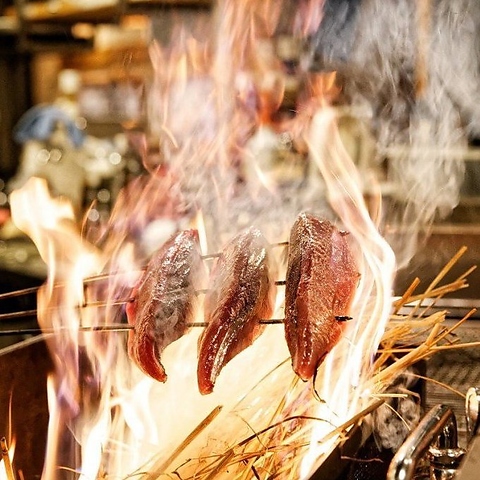 【漁師が釣って、漁師が焼いた】伝統の藁焼き製法・鰹のたたきは絶品！