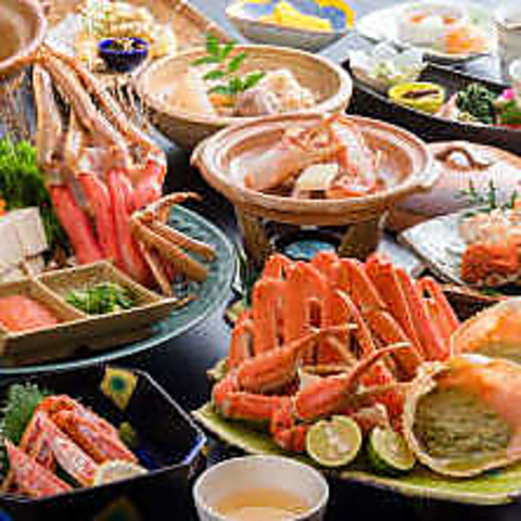 ひさ家で一番人気の日本海特産のかにのフルコースです。 旬の味を味わってください。