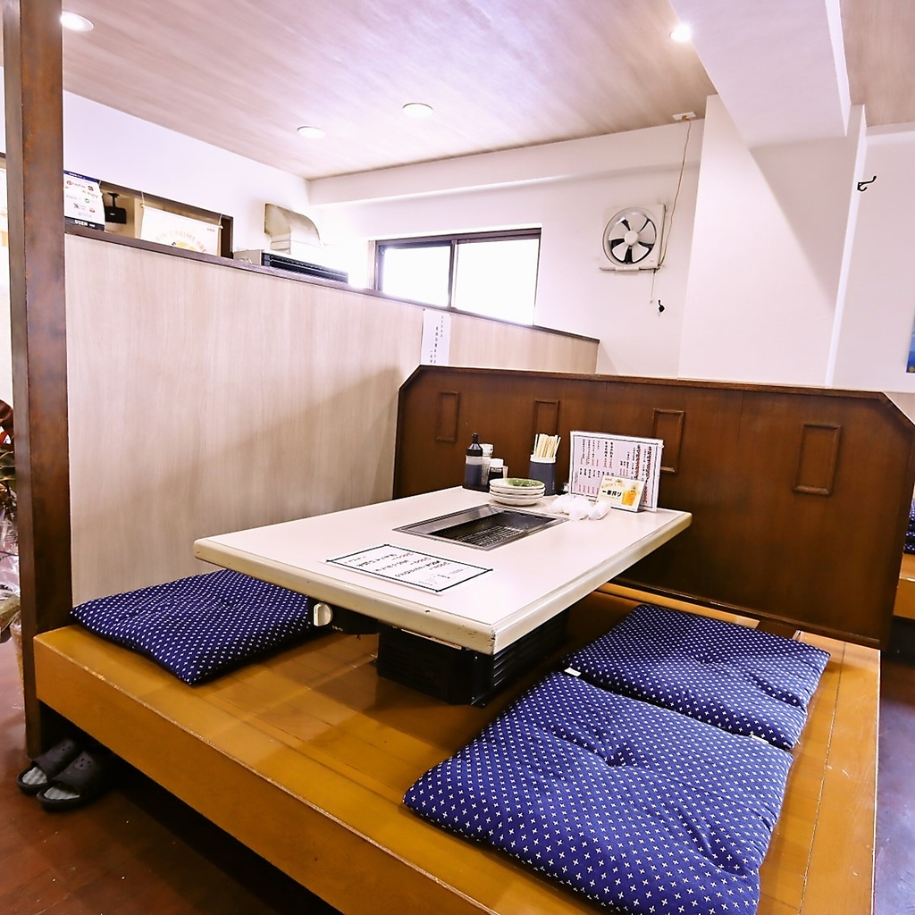 ご家族でお越しの方やお仲間内でのご飲食なら、2～6名様のお席がゆったりと座れて大変おすすめです◎