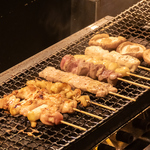 当店自慢の焼鳥は炭火でじっくりと焼き上げているのでジューシーでやわらかい！ぜひご堪能ください♪