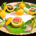 料理メニュー写真 柚子釜葉付き三種