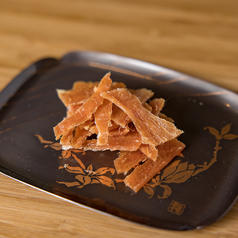 当店のこだわりが詰まった【国産チキンジャーキー】国産の鶏むね肉を使用し、噛み応えのある食感！の写真