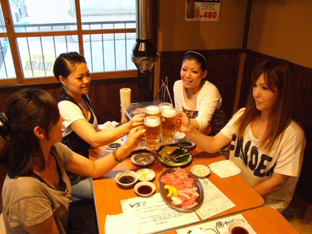 少人数での女子会、男子会など…幅広く利用できます。