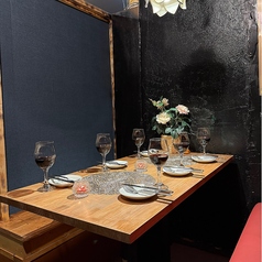 【八王子駅北口徒歩1分の駅近】駅近にありながら、少し隠れ家空間がウリの九州料理専門店です!!健康美食の他にも定番の居酒屋メニューを食べ放題に取り揃えた飲み放題付きコースは3490円～♪当店のコースは全て飲み放題付きに変更可能！【八王子 扉付き個室 誕生日 記念日 宴会 女子会 食べ放題 飲み放題 食べ飲み放題】