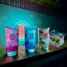映える！多彩なネオサワーと特製ドリンク