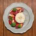 料理メニュー写真&nbsp;きらめく果実と白のカプレーゼ