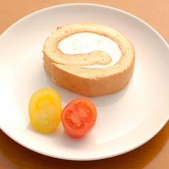 トマトロールケーキ