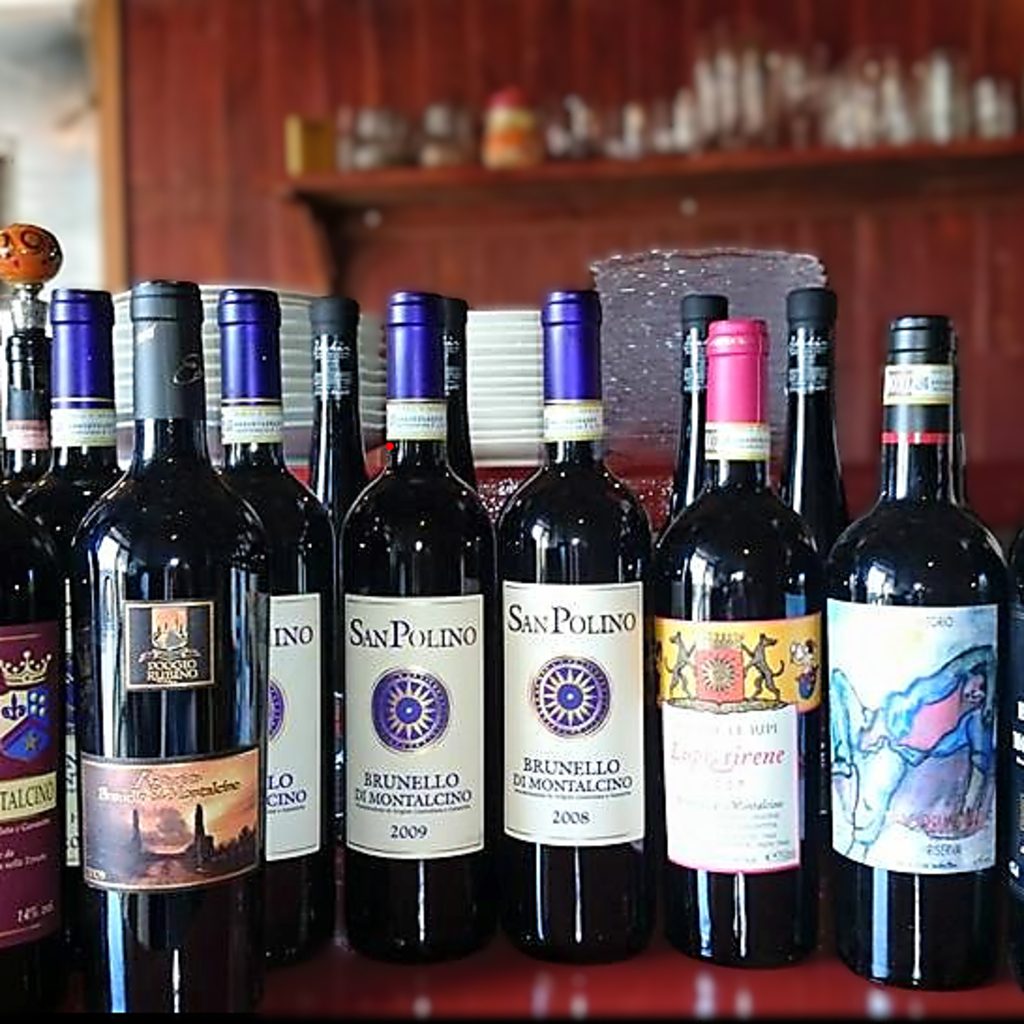 店主が一本一本目利きした、個性豊かなブルネッロ。それぞれのワインが持つ奥深い香りと味わい。