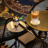 【早朝まで営業】当店は日～木は5時まで金・土は8時まで営業。二次会でのご利用や夜勤後のチルタイム、終電を逃した際にも便利です。時間を気にせずお過ごしいただけます！